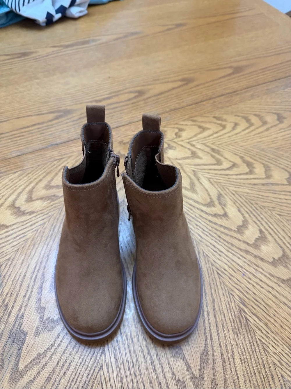 NWOT H&M Chelsea Boot in Lt. Brown
